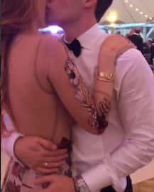 कैलिफोर्निया की गलियों में चुंबन करते दिखे ये स्टार्स! 