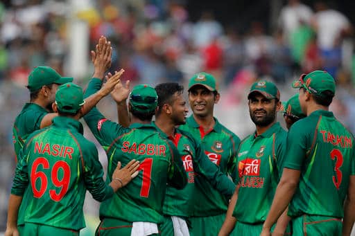 शाकिब होम ग्राउंड में सबसे अधिक विकेट लेने वाले बांग्लादेश के पहले और विश्व के 5वें गेंदबाज बन गए हैं. 