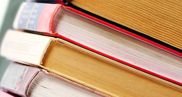 स्कूल को नागवार गुजरा छात्र-छात्रा का गले मिलना, दोनों को किया सस्पेंड