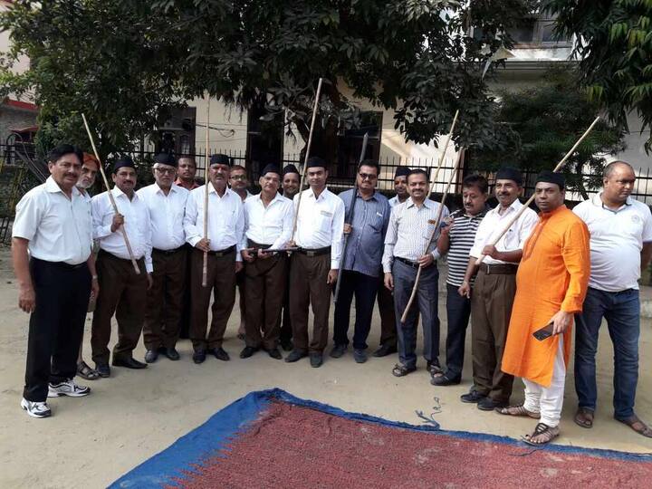 वे आगे कहते हैं कि इस दौर में शक्ति शस्त्र की ही है और इसी कारण सर्जिकल स्ट्राइर के बाद पाक चुप है. 