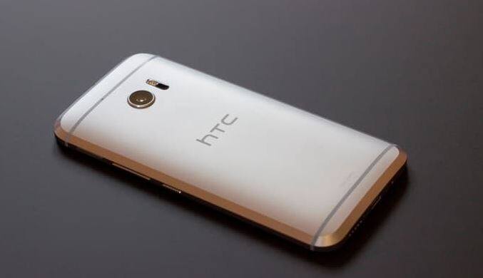 इसी के साथ ही इसका दूसरा वैरिएंट HTC10 लाइफस्टाइल को भी लॉन्च किया जा सकता है, जो क्वालकॅाम स्नैपड्रैगन 652 प्रोसेसर से लैस है.म्यूजिक लर्वस के लिए इसमें नए बूमसाउंड डॅाल्बी सराउंड का इस्तेमाल किया गया है जोकि साउंड क्वालिटी को और भी बेहतर बनाएगी. HTC10 के कैमरे में अल्ट्रापिक्सल तकनीक का प्रयोग किया है.