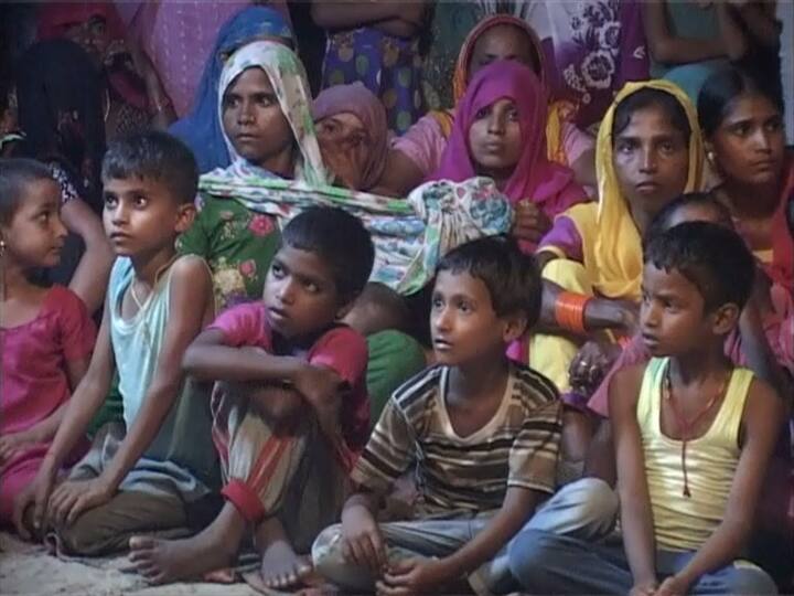पिछले करीब 3 वर्षों से चांद नगर में धार्मिक आयोजन किए जा रहे हैं. आगरा के फतेहाबाद की हिन्दू - मुस्लिम एकता की ये कहानी पूरे देश के लिए मिसाल पेश कर रही है.