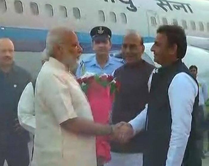 दशहरा के इस पावन दिन PM मोदी लखनऊ के ऐशबाग की रामलीला देखेंगे और राम दरबार की आरती भी करेंगे.
