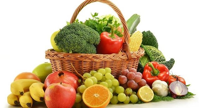 Immunity: बारिश के मौसम में खाएं ये फल और सब्जियां, बढ़ेगी रोग प्रतिरोधक क्षमता
