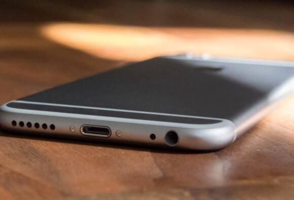 नए आईफोन में लेटेस्ट 64 बिट ए-10 फ्यूजन चिप का इस्तेमाल किया गया है जो इसे पहले के मुकाबले 50% फास्ट बनाता है.