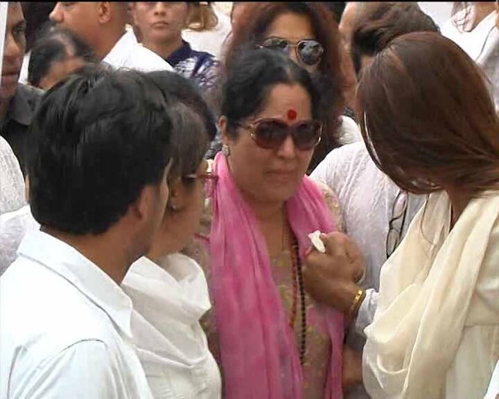आपको बता दें कि कल सुरेंद्र शेट्टी को दिल का दौरा पड़ने के तुरंत बाद मुंबई के कोकिलाबेन धीरूभाई अंबानी अस्पताल ले जाया गया, जहां उन्हें मृत घोषित कर दिया गया.