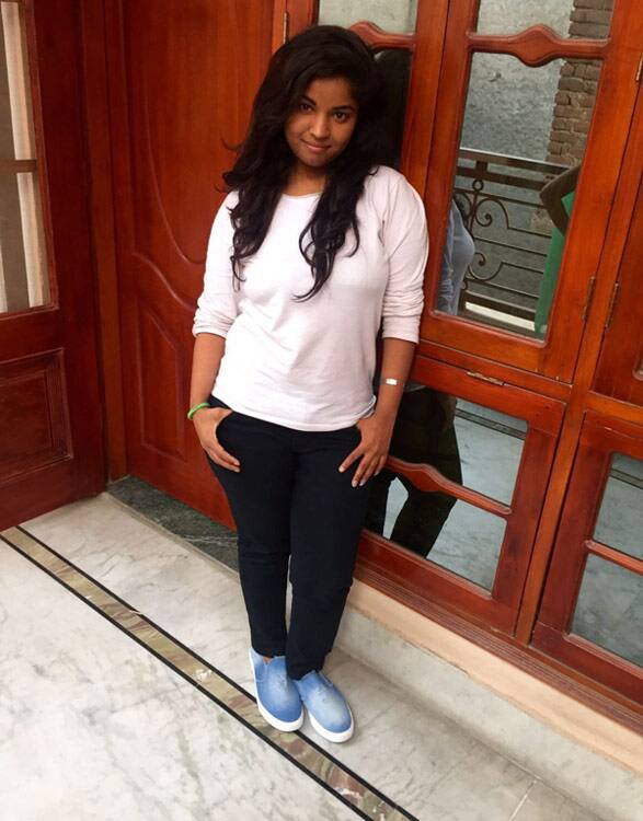 25 साल के लोकेश कुमार शर्मा को खाना बेहद पसंद है. लोकेश अपनी जिंदगी बेहद खूबसूरत तरीके से बिताना चाहते हैं.