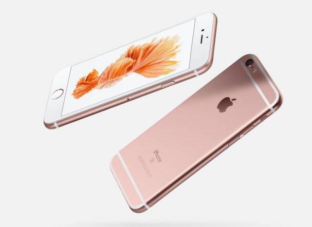 Apple iPhone 6s 128GB आईफोन 6s के स्पेस ग्रे के 128 जीबी वैरिएंट इस सेल में 50,989 रुपये में उपलब्ध है. इस सेल में आईफोन 6s के इस मॉडल पर 10000 की फ्लैट छूट दे रही है. इस वैरिएंट की इस वक्त बाजार में कीमत 60000 रुपये है. अगर आप आईफोन7 नहीं खरीदना चाहते मगर आईफोन का शौक रखते हैं तो iPhone 6s आपके लिए एक बेहतरीन ऑप्शन हो सकता है. 