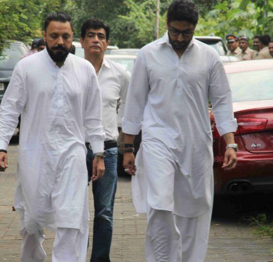 अभिषेक बच्चन ने इस मौके पर वहां पहुंचकर अपनी उपस्थिति दर्ज कराई.