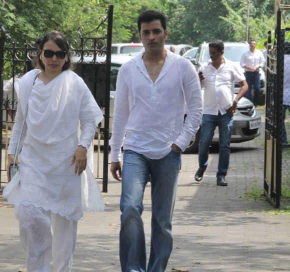 कोरियाग्राफर गणेश हेगड़े भी शिल्पा के पिता को अंतिम विदाई देने के लिए आए थे.