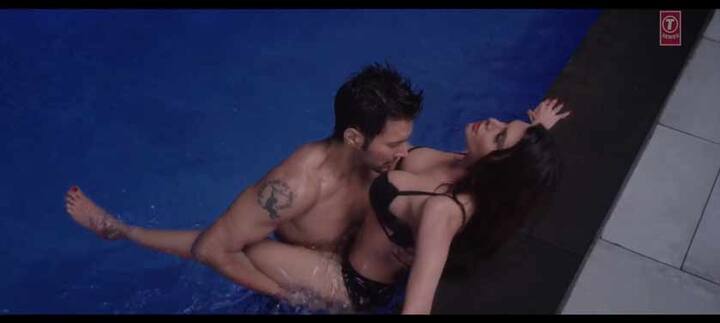 फिल्म ‘हेट स्टोरी 2’ और ‘हेट स्टोरी 3’ बनाने वाले डायरेक्टर विशाल पंड्या एक बार फिर ऐसी फिल्म लेकर आ रहे हैं जिसमें हॉट और बोल्ड सीन्स की भरमार है. 