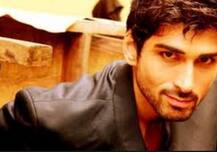 मैं अपने लुक को लेकर सहज हूं: अक्षय डोगरा