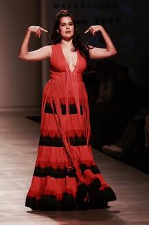 रैंप वाक के दौरान सोना मोहपात्रा ने दुनिया को ओड़िशा के गायब होते टैलेंट से कराया परिचित!