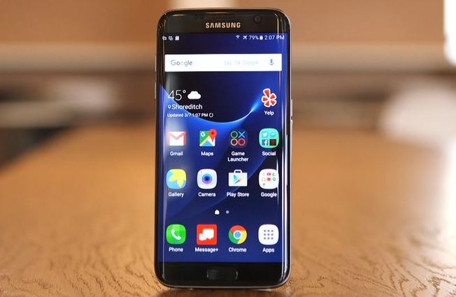 सैमसंग कंपनी \'नोट 7\' के बदले \'गैलेक्सी एस7\' या \'एस7 एज\' कर रही है ऑफर