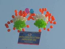 पानी में चला मतदाता जागरूकता अभियान, गंगा-यमुना में बनी नावों की सीरीज़