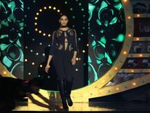 BB10: \'बिग बॉस 10\' के प्रीमियर पर दीपिका ने दी आग लगा देने वाली परफॉरमेंस 