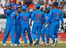 पहले वनडे में जीत के साथ धोनी के नाम दर्ज हुआ बड़ा RECORD