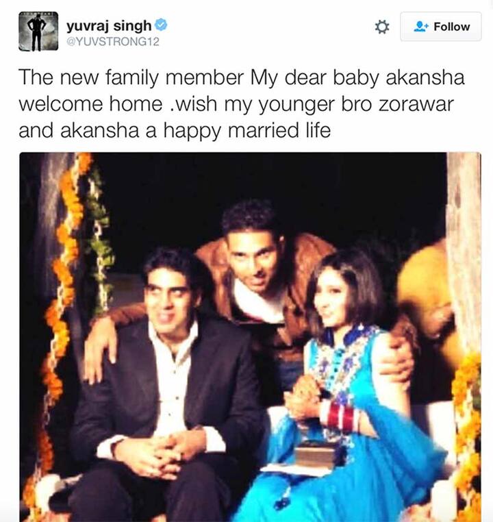 दरअसल मामला ये है कि आकांक्षा और जोरावर की शादी 2014 में हुई थी, लेकिन ये शादी 4 महीने से ज्यादा नहीं टिक सकी. युवराज सिंह ने इस शादी को बचाने के लिए काफी कोशिश की लेकिन बात नहीं बन पाई. शादी के बाद युवराज सिंह ने आकांक्षा और अपने भाई की तस्वीर ट्विटर पर पोस्ट करते हुए अपने परिवार में उनका स्वागत किया था.