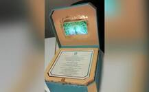 कर्नाटक: ऐसा अनोखा वेडिंग कार्ड, ओपन करते ही बोल उठेंगे \'अद्भुत\'