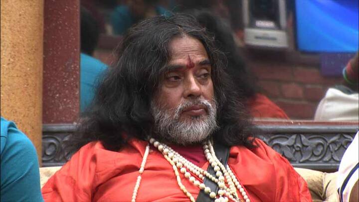 उन्होंने नेशनल टेलीविजन पर युवराज का भाभी आकांक्षा शर्मा जो कि प्रीमियर के दिन से ही सुर्खियों में हैं, के बारे में कुछ ऐसी बातें कहीं जिसके लिए बिग बॉस से भी उन्हें डांट पड़ी और उन्हें इसके लिए सभी से माफी मांगनी पड़ी.