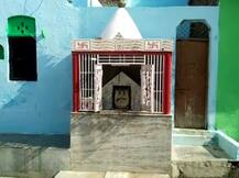 यूपी: सती के श्राप के कारण यहां की महिलाएं नहीं मनाती करवाचौथ !