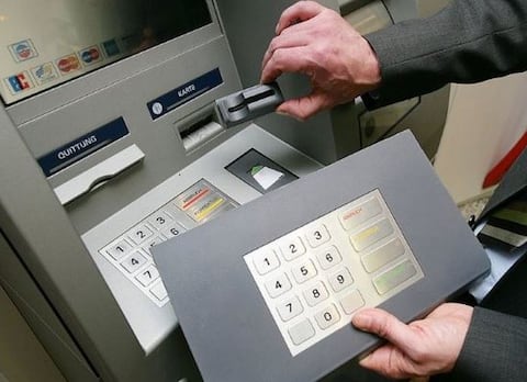 Avoid ATM Frauds: ATM से पैसे निकालते समय रहें सावधान, नहीं तो हो सकता है बड़ा नुकसान Avoid ATM Frauds: ATM से पैसे निकालते समय रहें सावधान, नहीं तो हो सकता है बड़ा नुकसान