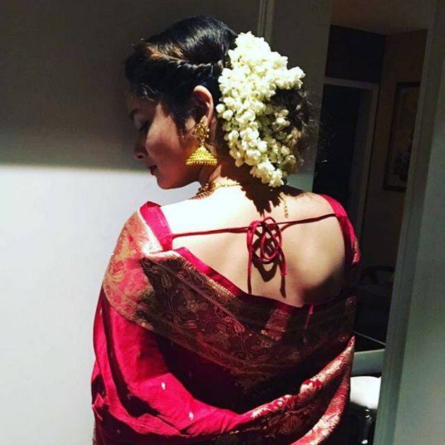 अंकिता लोखंडे: सुशांत सिंह राजपूत की एक्स गर्लफ्रेंड और ‘पवित्र रिश्ता’ फेम अंकिता लोखंडे ने इंस्टाग्राम पर दो तस्वीरें डाली हैं जिसमें लाल साड़ी और गजरे में वे बेहद ही खूबसूरत लग रही हैं.