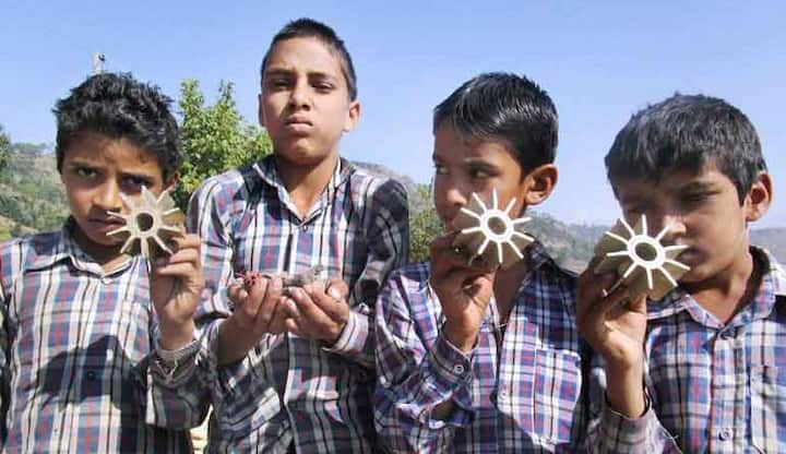 इसके बाद सेना ने 28 सितंबर को एलओसी पार करके 50 आतंकियों को ढेर कर दिया था. इसी के बाद से पाकिस्तान की नींद उड़ी हुई है.