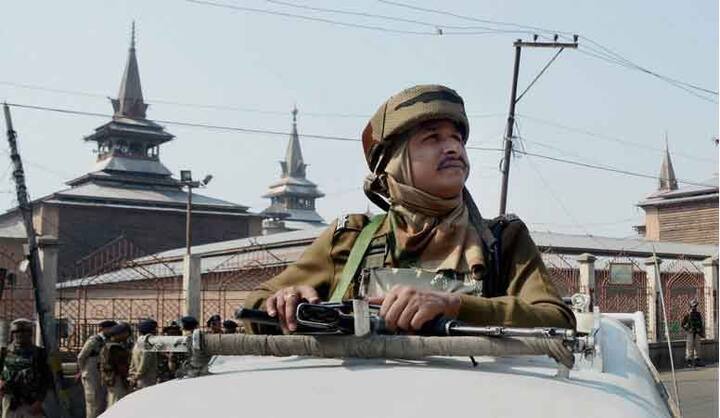 इस घटनाक्रम से उपजे तनाव में अबतक 84 आम लोगों की जानें चली गईं. वहीं राज्य की सुरक्षा में तैनात 3000 से ऊपर सुरक्षाकर्मियों को छोटी-बड़ी चोटें आई हैं.