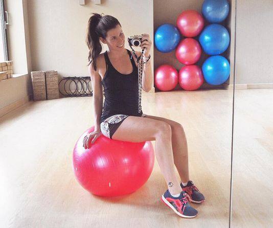 आपको बता दें, कार्ले ने अपने इंस्टाग्राम पर अपनी कई वर्कआउट करते हुए तस्वीरें भी डाली हैं.