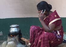 BLOG: औरत को क्यों चाहिए स्मार्टफोन?