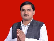 यूपी: चुनाव से पहले SP को लगा एक और झटका, पूर्व मंत्री अजीत यादव ने थामा BJP का दामन