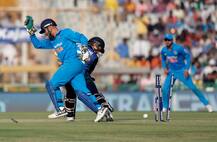 रिकॉर्ड के \'एवरेस्ट\' पर पहुंचे धोनी