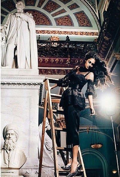 OMG: ... तो इस वजह से इस हीरोइन की कमर हो गई है इतनी सेक्सी!  