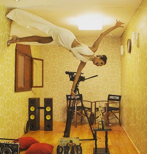 OMG: ... तो इस वजह से इस हीरोइन की कमर हो गई है इतनी सेक्सी!  