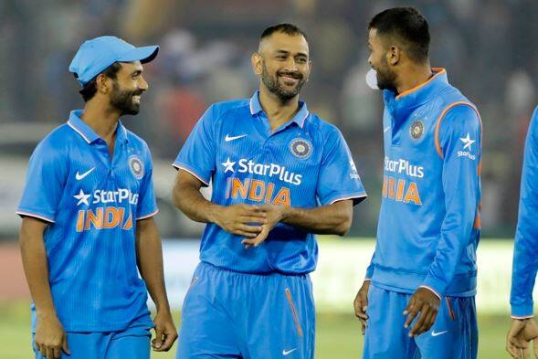  मोहाली वनडे में न्यूजीलैंड के खिलाफ 7 विकेट से शानदार जीत दर्ज करने के बाद कैप्टन कूल धोनी अपने घर रांची में सीरीज पर कब्जा करने के इरादे से उतरेगें. टीम इंडिया सीरीज में 2-1 से आगे चल रही है. 