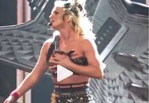 OMG: \'उप्स मोमेंट\' की शिकार हुईं ब्रिटनी स्पीयर्स!