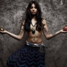 बिग बॉस-10 : वायरल हुईं वीजे बानी की टॉपलेस तस्वीरें