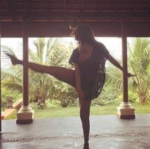 भद्दे कमेंट्स करने वालों की परवाह ना करते हुए मलाइका ने पोस्ट एक और धमाकेदार तस्वीर