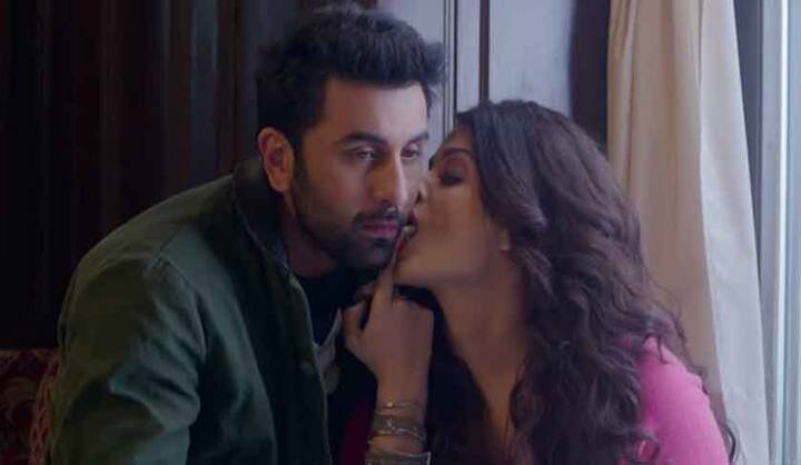 फिल्मी वेबसाइट koimoi के मुताबिक, रणबीर-ऐश्वर्या-अनुष्का स्टारर फिल्म ‘ऐ दिल है मुश्किल’ मॉर्निंग शो में 35 से 40 प्रतिशत सीटों पर कब्जा जमा पाई है. यह आंकड़ा पूरे देश भर के मल्टीप्लेक्स का है. कहीं-कहीं फिल्म को 50 प्रतिशत तक की बेहतरीन ओपनिंग मिली है.