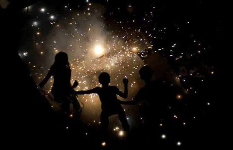 दीवाली के दौरान 30 लोगों की आंखों में जख्म दीवाली के दौरान 30 लोगों की आंखों में जख्म