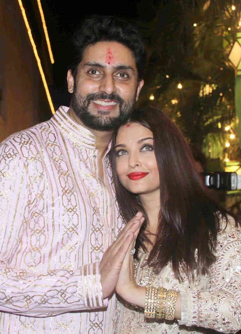 Abhishek Bachchan roasts troll who said, 'You don't deserve beautiful wife' | Khabar Filmy Hai (24 Mar 2021)