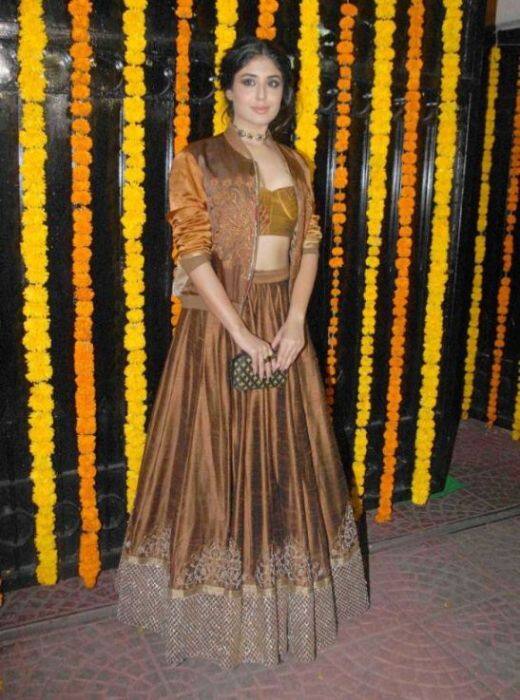 Television actor Kritika Kamra arrives to attend Ekta Kapoor's Diwali party in Mumbai, India on October 29, 2016. (Nitin Lawate/SOLARIS IMAGES)