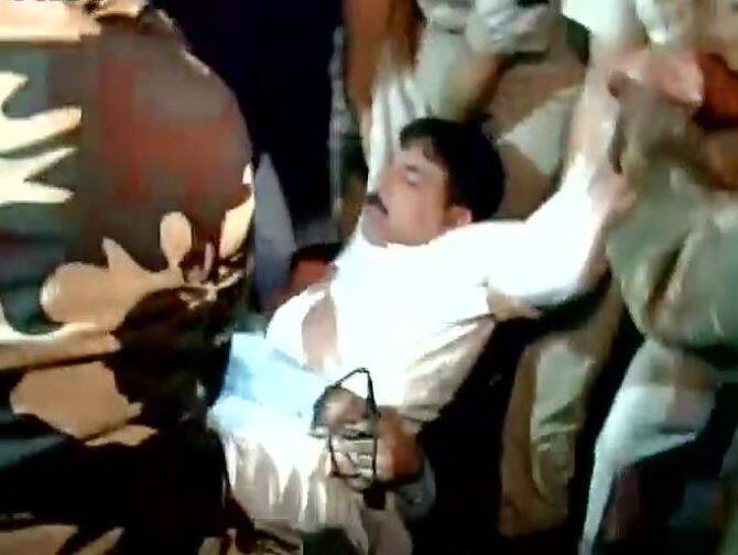 पूर्व सैनिक राम किशन ग्रेवाल की मौत के बाद कांग्रेस और आप के कार्यकर्ताओं ने जमकर प्रदर्शन किया.  देखें तस्वीरें.