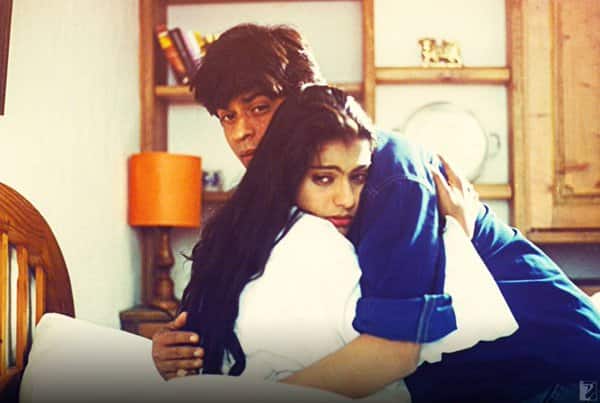 सलमान की फिल्म से सूझा क्लाईमेक्स का आइडिया - आदित्य क्लाईमेक्स सीन के दौरान साधारण सा बैकग्राउंड म्यूजिक इस्तेमाल नहीं करना चाहते थे..छह साल पहले सलमान की फिल्म ‘मैंने प्यार किया’ के क्लाईमेक्स में उन्होंने ‘आई लव यू’ गाने का इस्तेमाल सुना था और उसी से प्रभावित होकर आदित्य ने डीडीएलजे के क्लाईमेक्स सीन में ‘मेहंदी लगाके रखना’ के ऑर्केस्ट्रा वर्जन का इस्तेमाल किया.. वो सीन मैंने प्यार किया के क्लाईमेक्स से भी ज्यादा पसंद किया गया.