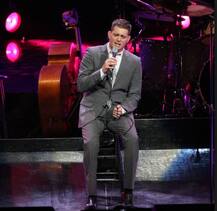 पहली मुलाकात में माइकल बबल को उनकी पत्नी ने ‘समलैंगिक’ समझा था