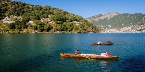 ये विदेश नहीं बल्कि अपना हिन्दुस्तान है जनाब! ये विदेश नहीं बल्कि अपना हिन्दुस्तान है जनाब!