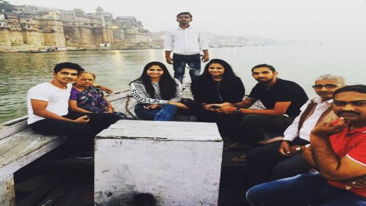  बीते मंगलवार को इशांत शर्मा बनारस पहुंचे थे और वहां पर वो गंगा आरती में भी शामिल हुए थे. 
