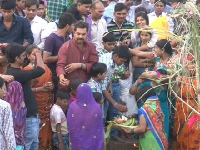 इस महापर्व में सूर्य नारायण के साथ देवी षष्टी की पूजा भी होती है.