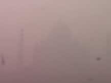 ताजमहल देखने की प्लानिंग कर रहे हैं तो फिलहाल रूक जाएं, दिखेगी धुंध ही धुंध!